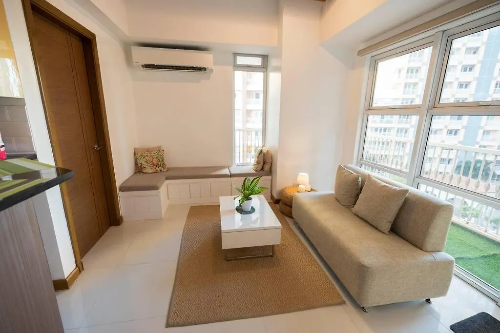 A2J Luxury 1Br Balcony Venice Suite Near Malls Manila