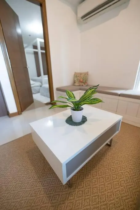 Apartment A2J Luxury 1Br Balcony Venice Suite Near Malls Manila