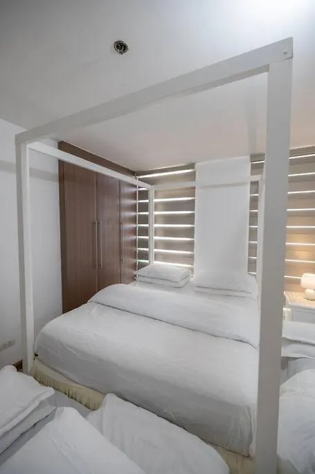 A2J Luxury 1Br Balcony Venice Suite Near Malls Manila Philippines