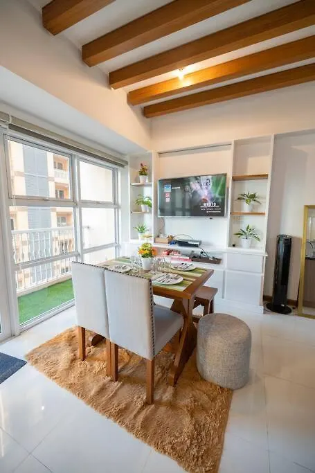 Apartment A2J Luxury 1Br Balcony Venice Suite Near Malls Manila