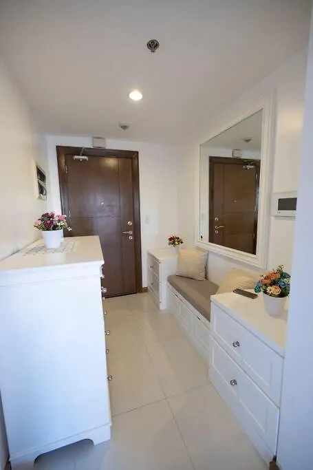 A2J Luxury 1Br Balcony Venice Suite Near Malls Manila 0*,  Philippines