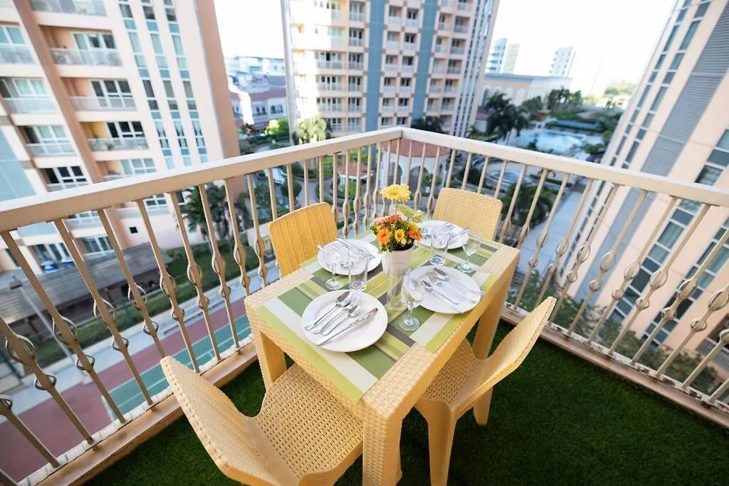 A2J Luxury 1Br Balcony Venice Suite Near Malls Manila