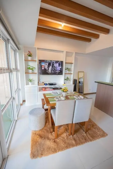 A2J Luxury 1Br Balcony Venice Suite Near Malls マニラ市 アパート